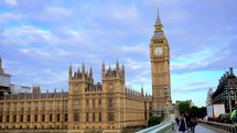 4K London Big Ben Parliment Building Gimbal Shot Push In Establishing Shot Slow Mo