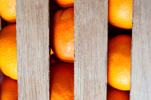 oranges in a crate 
