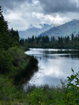 Tranquil lake in the Cascade mountains. 