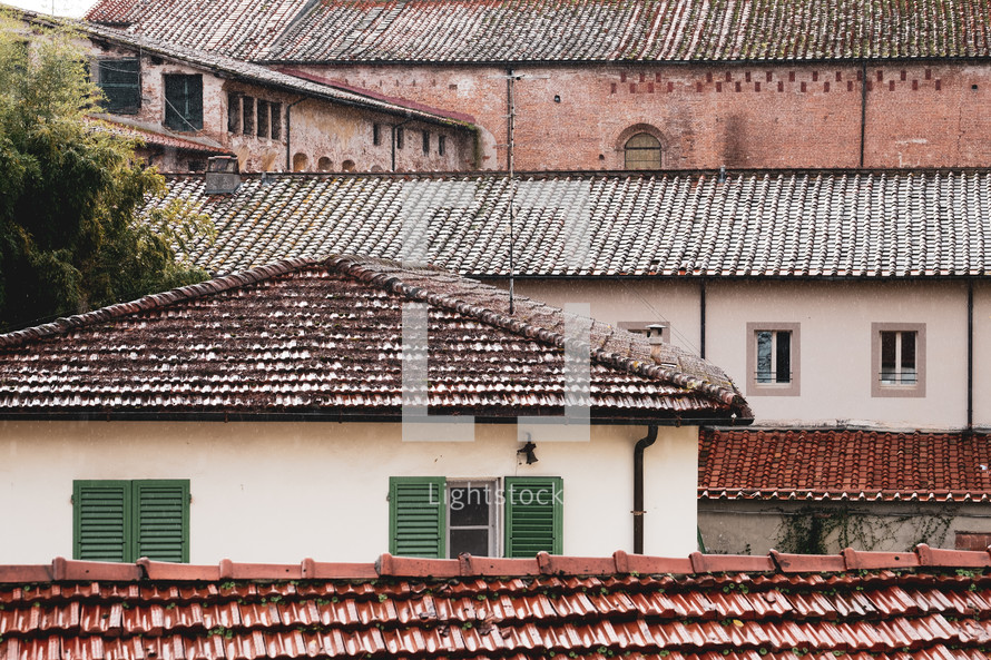 tile roofs 