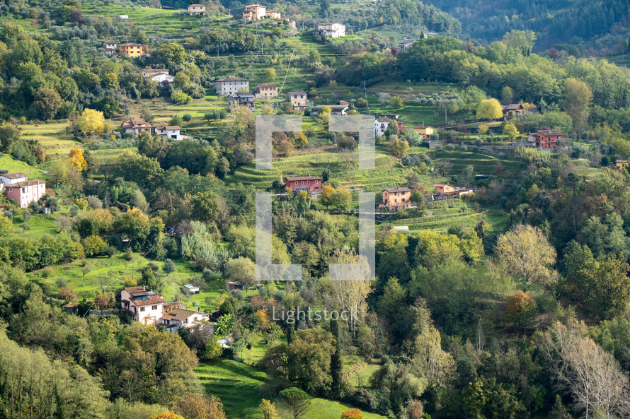 homes on a Tuscan hillside 