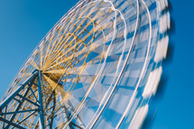Ferris wheel in the day