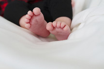 infant feet 