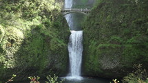 OREGON - Multnomah Falls in Slow Motion
