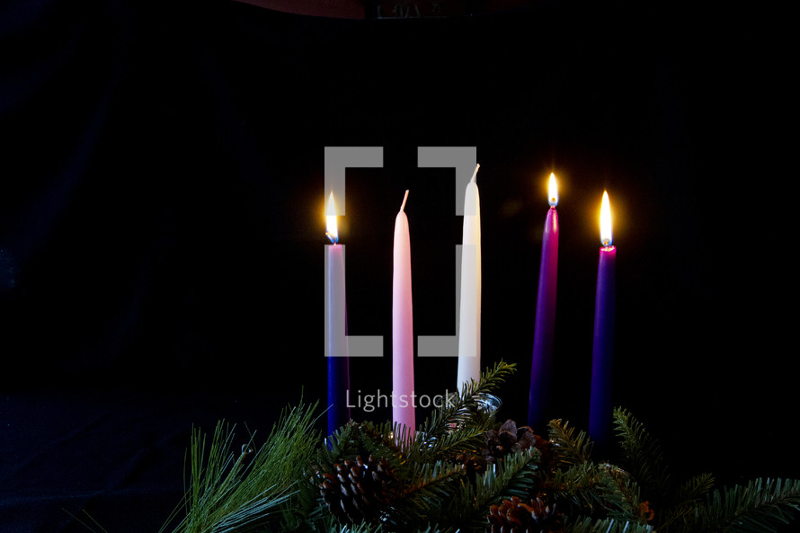 advent wreath with three candles lite 