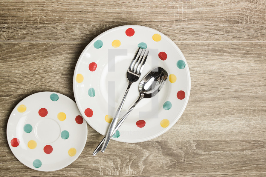 empty polka dot plates 