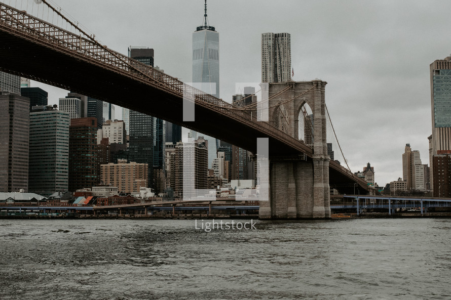 Brooklyn Bridge & Manhattan on a cloudy day