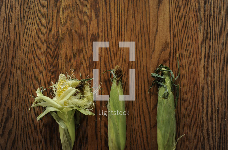 corn on a wood table 