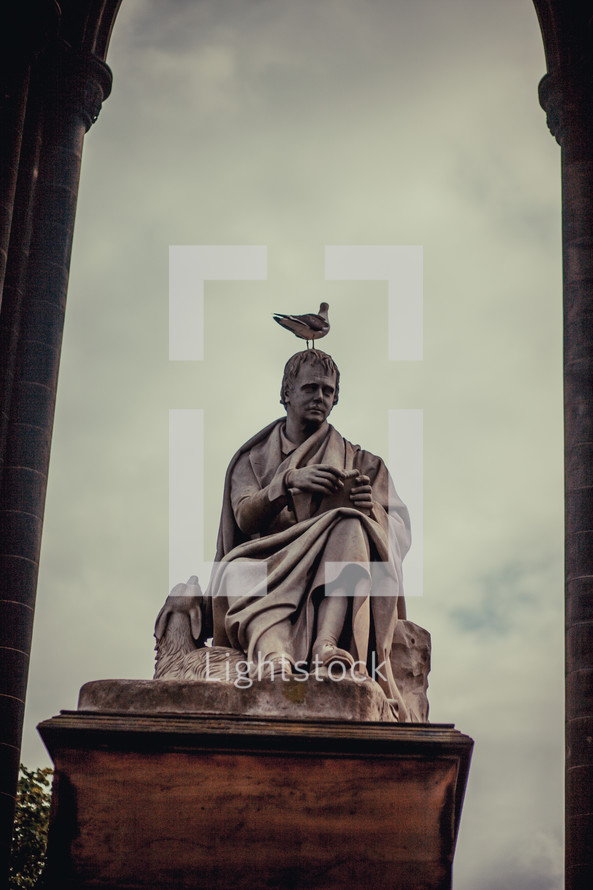 bird on a statue 