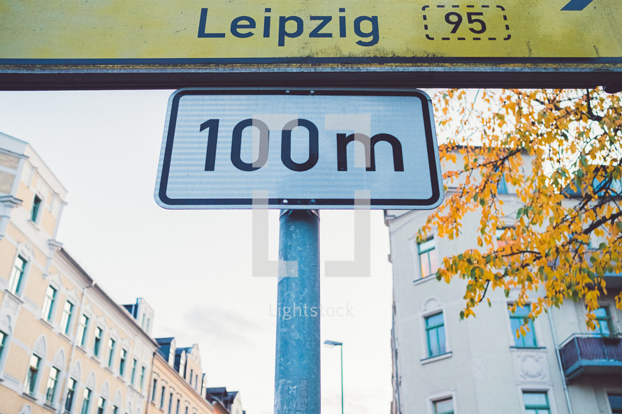 Europe distance sign 100 m 