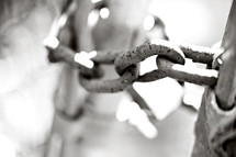 rusted chain 