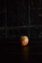 apple on a table 