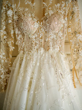 bridal gown 