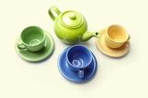 tea pots and tea cups 