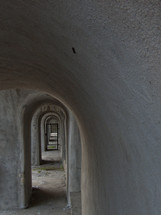 Tunnel door gate