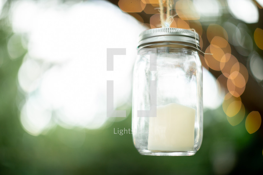 candle in a mason jar 