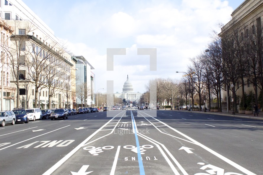 road and bike lanes leading to the US Capitol