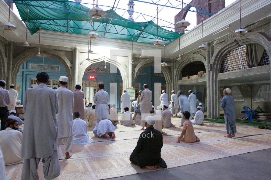 prayer in a mosque 