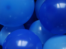 blue balloons for a party