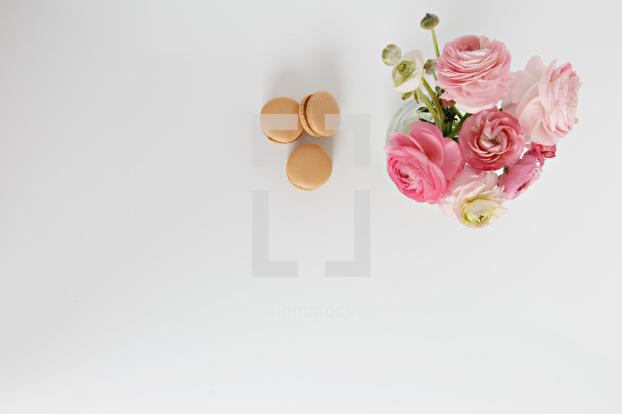 macaroons and pink vase 