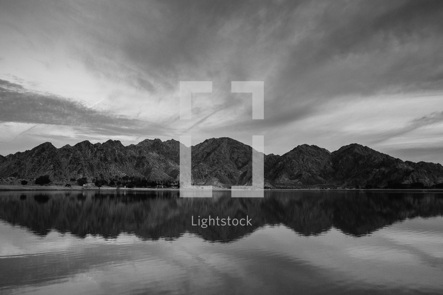 mountains behind a lake in La Quinta 
