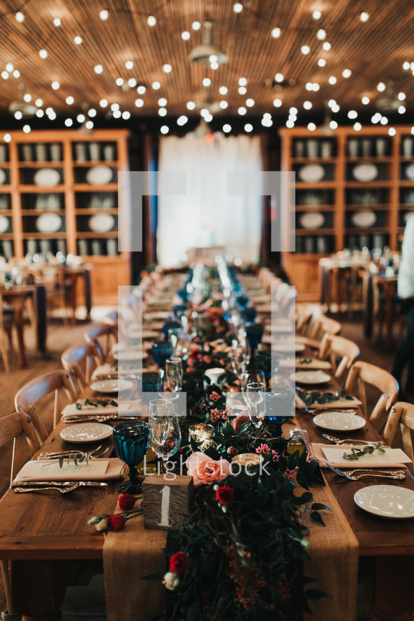 set table at a wedding 