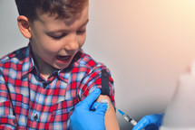 child getting a vaccine 