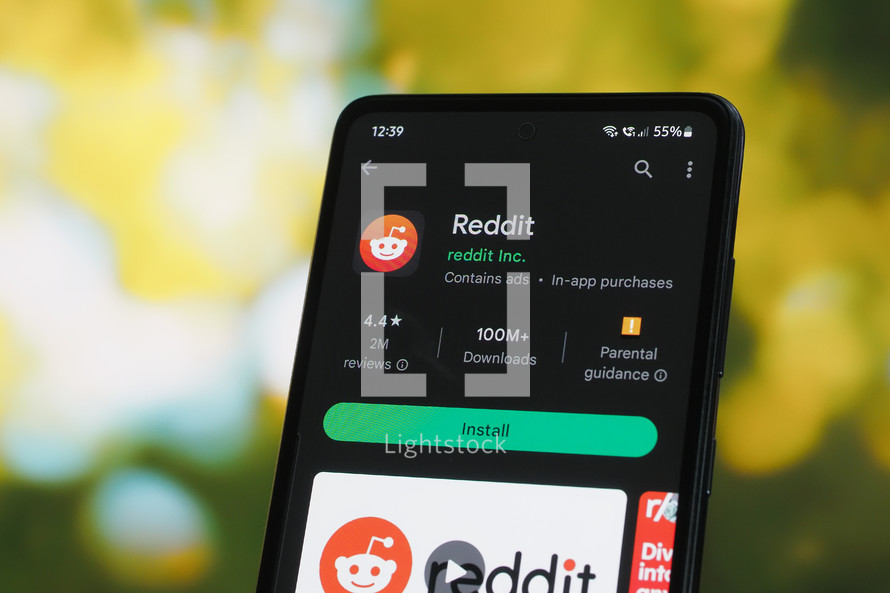 Reddit app on a smartphone 
