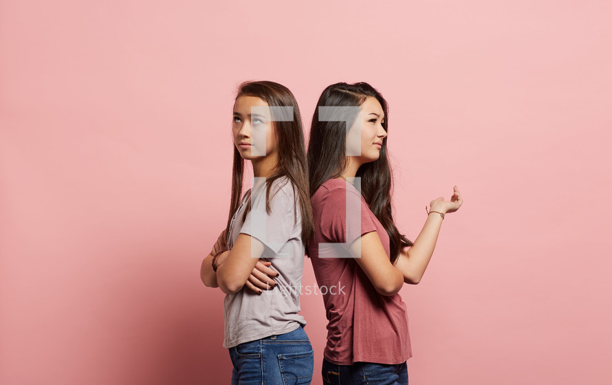 teen girls not speaking to each other 
