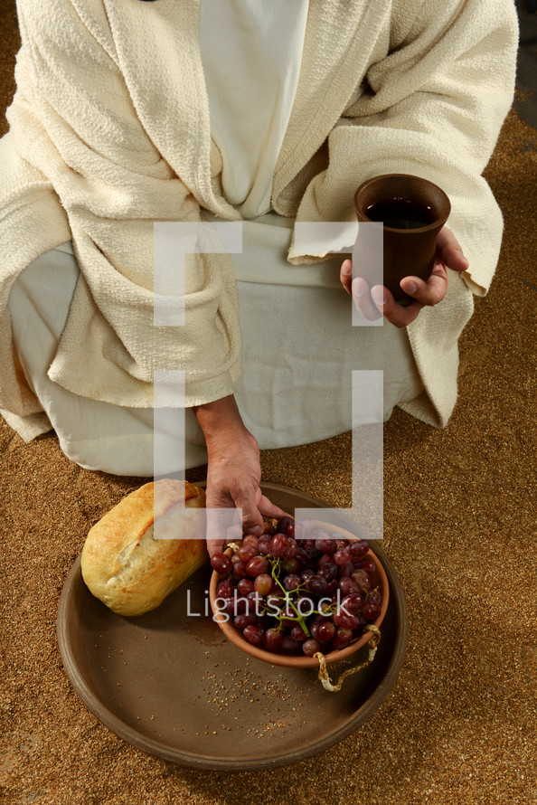 Jesus with bread and wine 