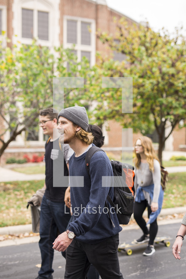 students walking to class 