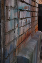 grafitti on bricks 