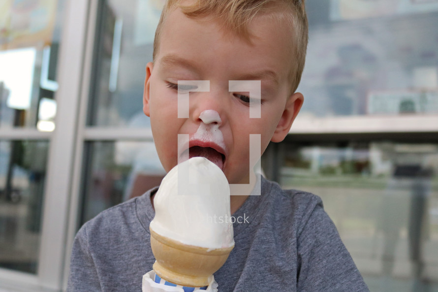 child eating ice cream 