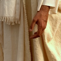 wounds on the hands of Christ 