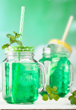 Drink fresh mint with ice
