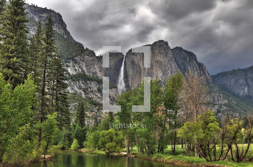 waterfall at Yosemite National Park 