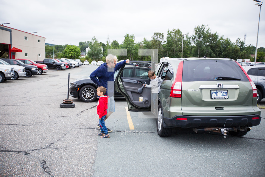 car shopping with kids 
