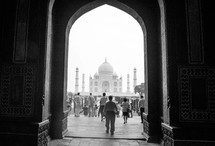 tourists at the Taj Mahal 