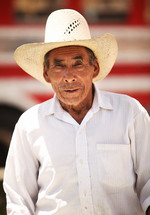 Elderly man with cowboy hat