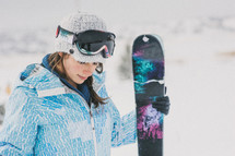 woman skiing 