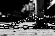 chain around a pole 