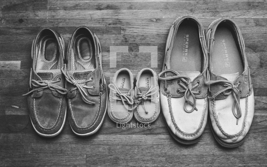 3 pairs of Sperry shoes 