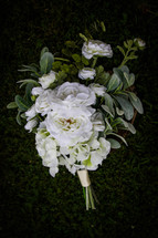 bouquet of white flowers 