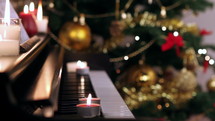 piano at Christmas 