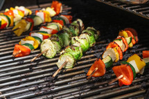 vegetable kabobs on the grill 
