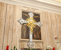 cross on an altar 