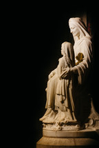 statue of mother and child 