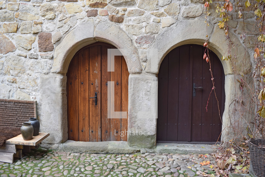 Arched wooden doors 
