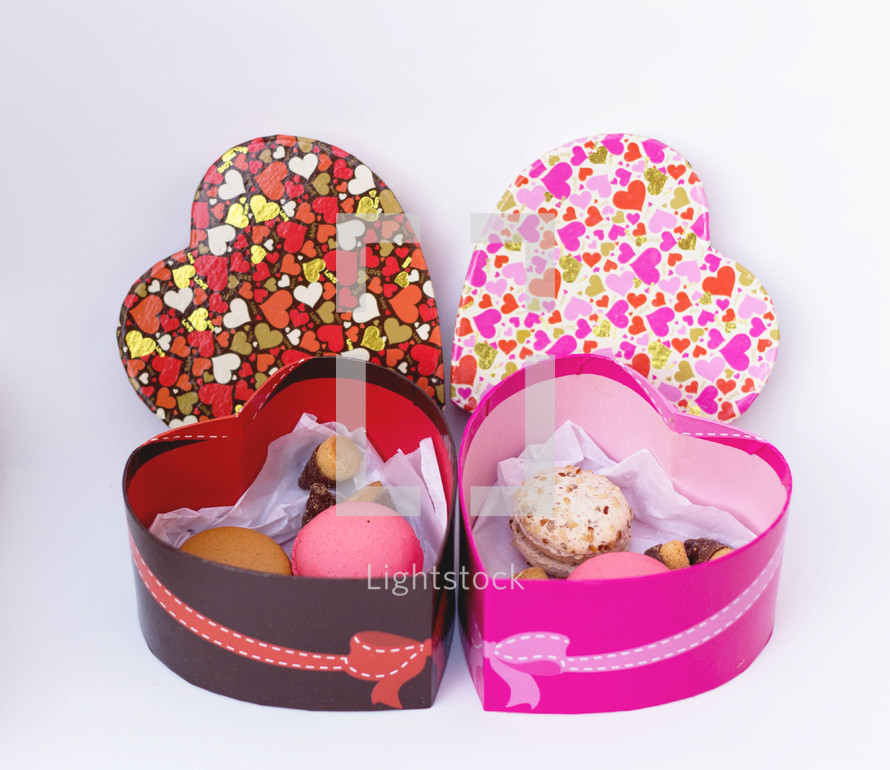 cookies in heart shaped boxes 