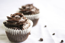 icing of chocolate cupcakes 